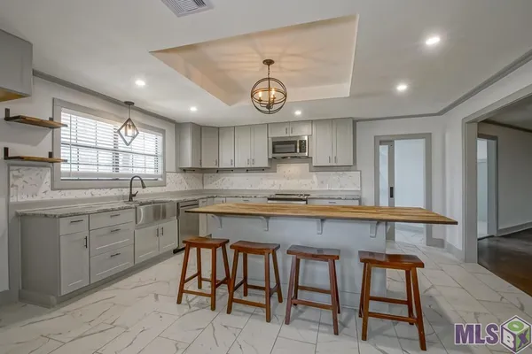 $584,900 | 7167 Donaldson Drive, Gonzales, LA 70737