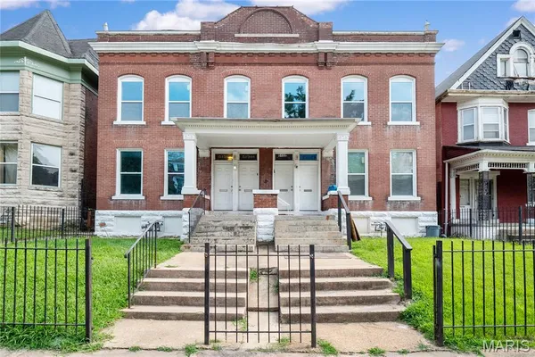 $1,250 | 5130 Kensington Avenue, Unit 1F, St. Louis, MO 63108