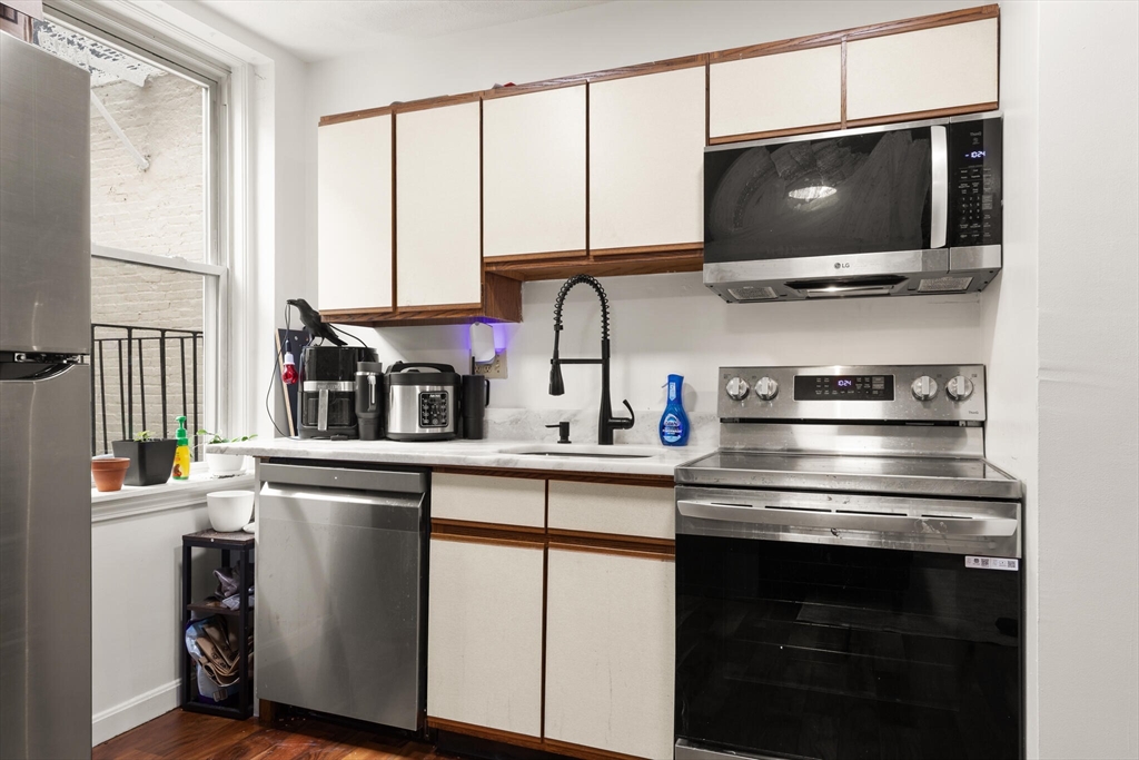 88 Gordon Street, Unit 305 Boston, MA 02135 - Photo 18 of 33