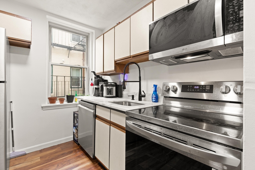 88 Gordon Street, Unit 305 Boston, MA 02135 - Photo 20 of 33