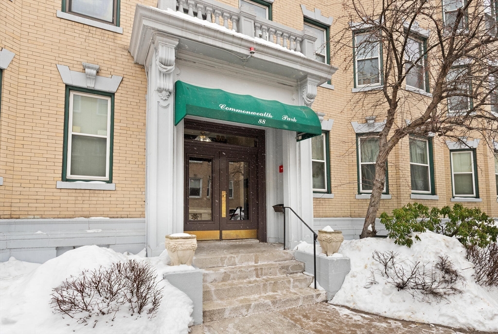 88 Gordon Street, Unit 305 Boston, MA 02135 - Photo 4 of 33