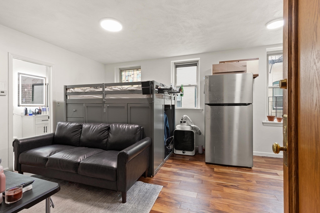 88 Gordon Street, Unit 305 Boston, MA 02135 - Photo 10 of 33