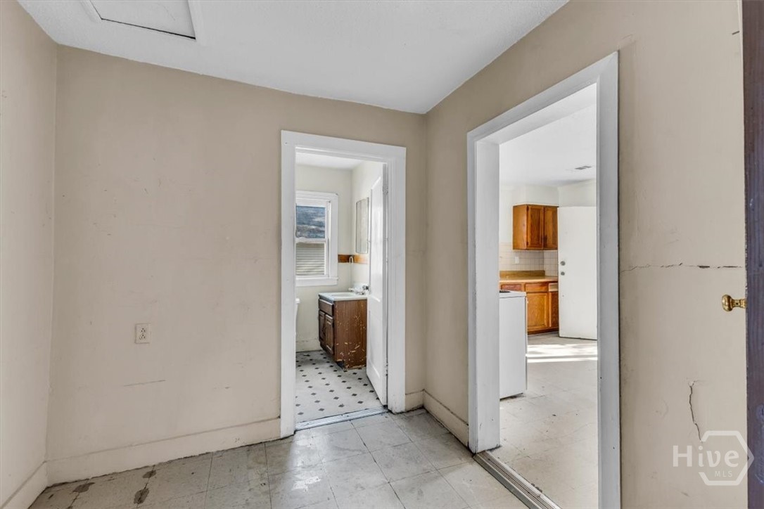 413 Emmit Street Savannah, GA 31405 - Photo 14 of 19