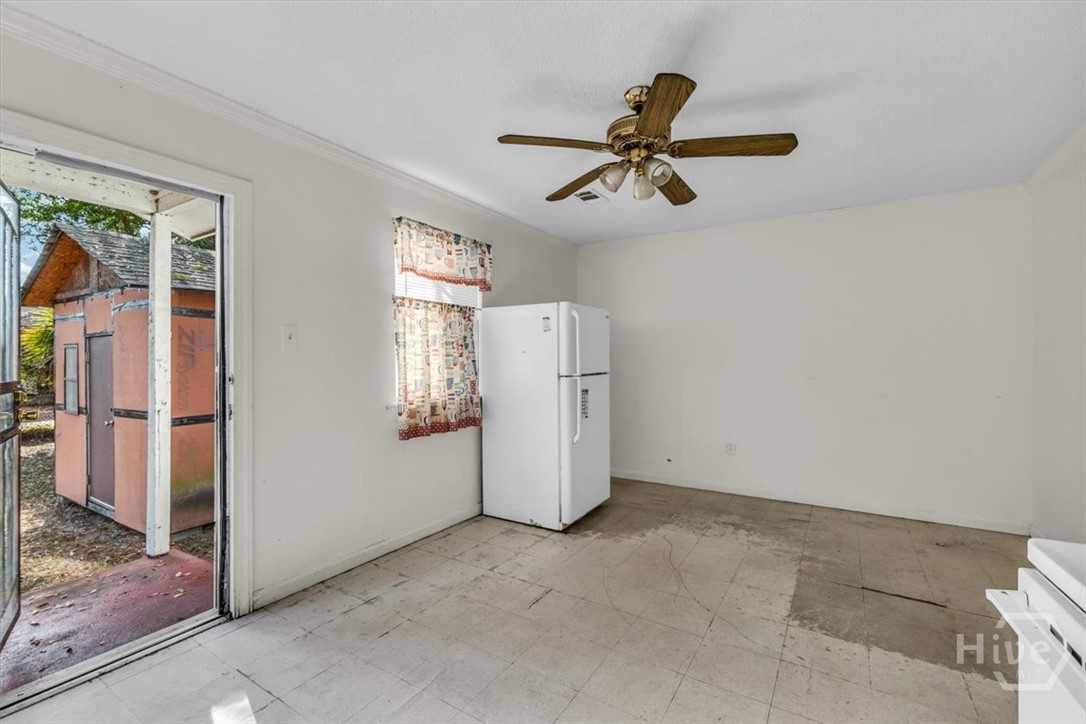 413 Emmit Street Savannah, GA 31405 - Photo 9 of 19