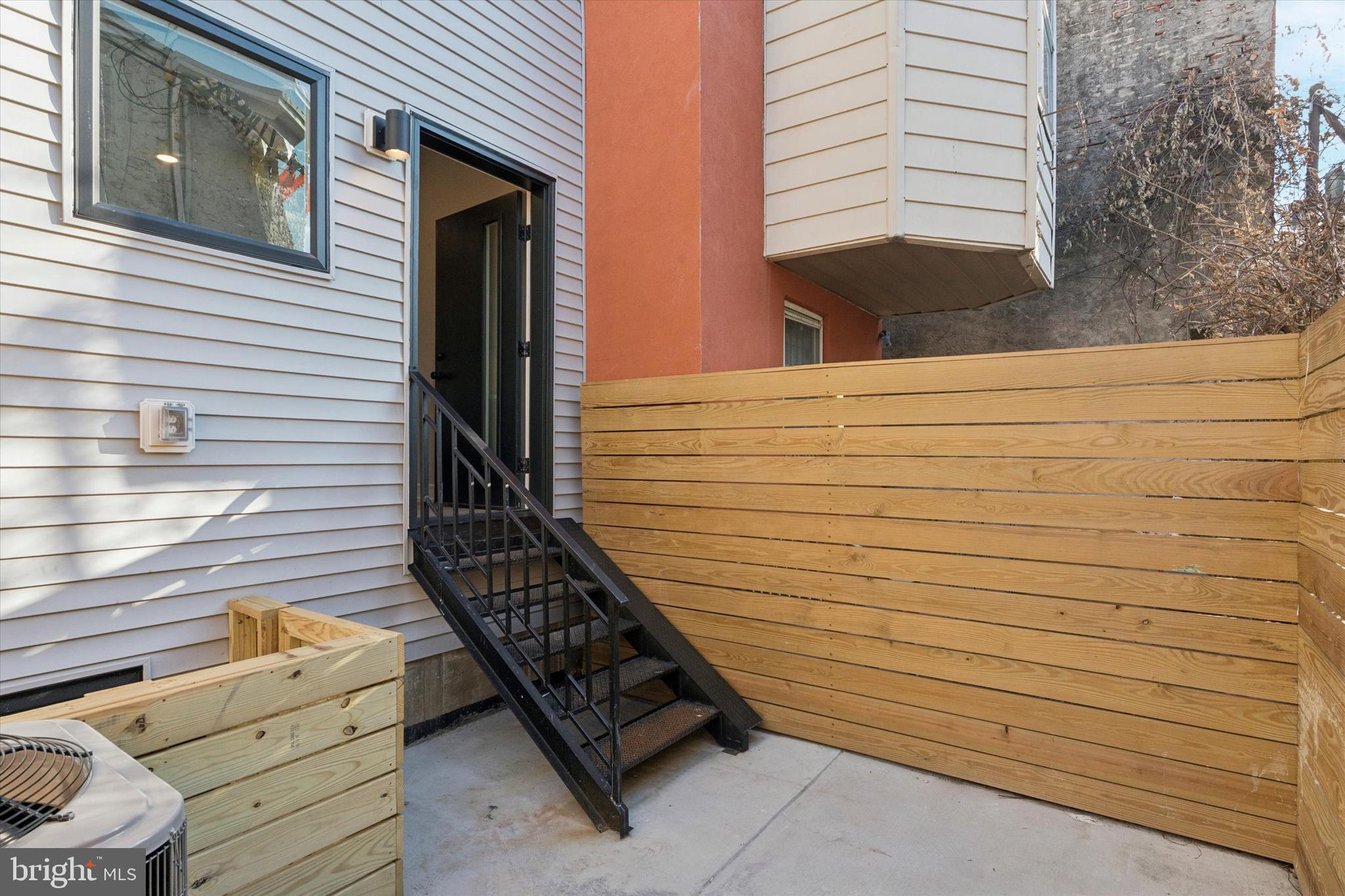 1620 North Randolph Street Philadelphia, PA 19122 - Photo 24 of 25 a view of entryway