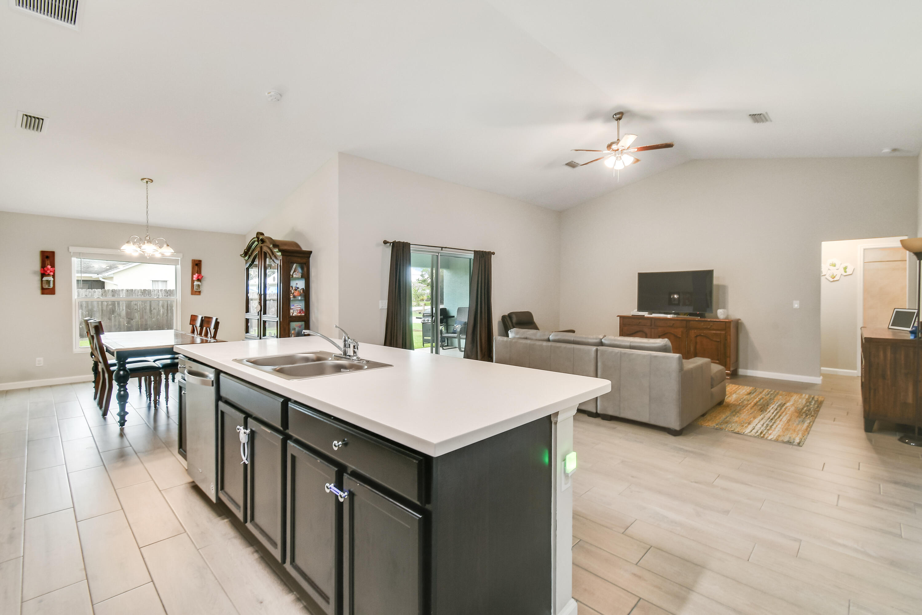 3997 Southwest Jarmer Road Port St. Lucie, FL 34953 - Photo 6 of 22 DSC_9373