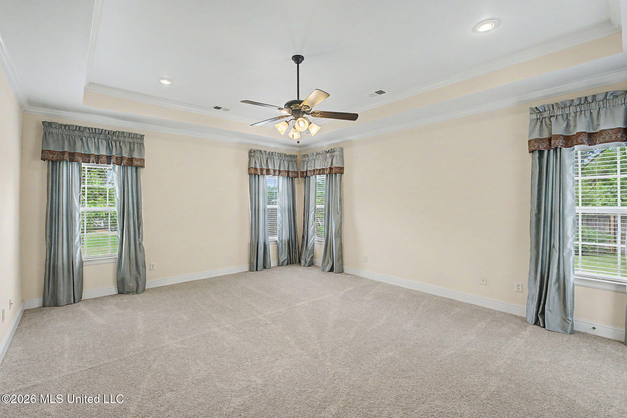 704 Shadow View Drive Hernando, MS 38632 - Photo 25 of 49 Primary bedroom!