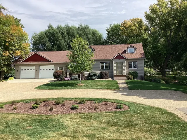 $419,900 | 28674 810th Avenue, Hollandale, MN 56045