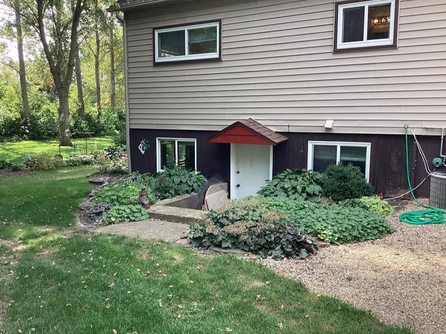 $419,900 | 28674 810th Avenue, Hollandale, MN 56045