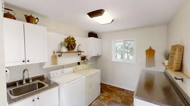 $419,900 | 28674 810th Avenue, Hollandale, MN 56045