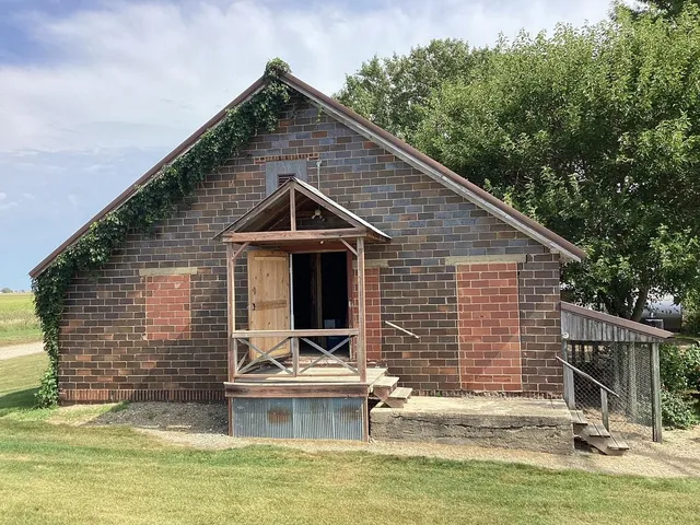 $419,900 | 28674 810th Avenue, Hollandale, MN 56045