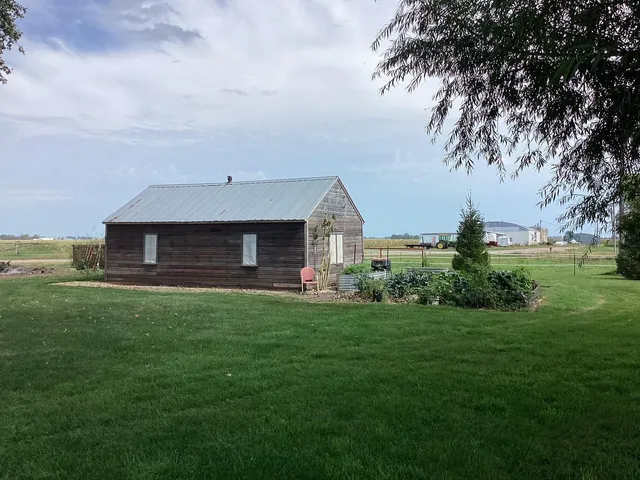 $419,900 | 28674 810th Avenue, Hollandale, MN 56045