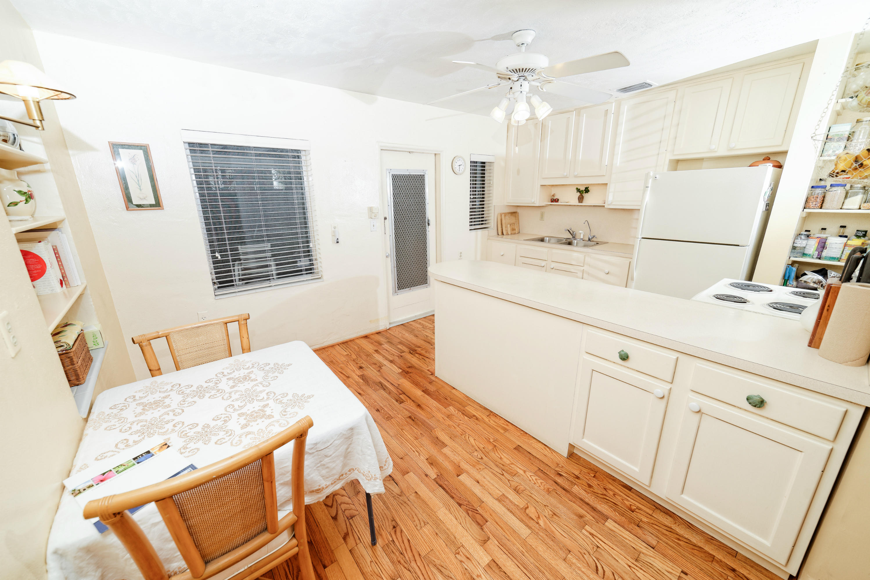 3621 Northwest 3rd Avenue Boca Raton, FL 33431 - Photo 13 of 43 breakfast to kitchen RTW_8824_DxO