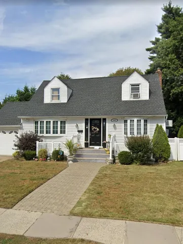 $4,000 | 1447 North Jerusalem Road, East Meadow, NY 11554