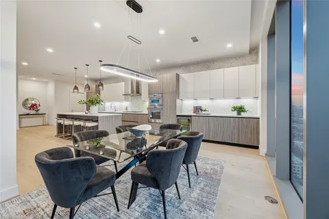 $1,995,000 | 1711 Allen Parkway, Unit 2301, Houston, TX 77019