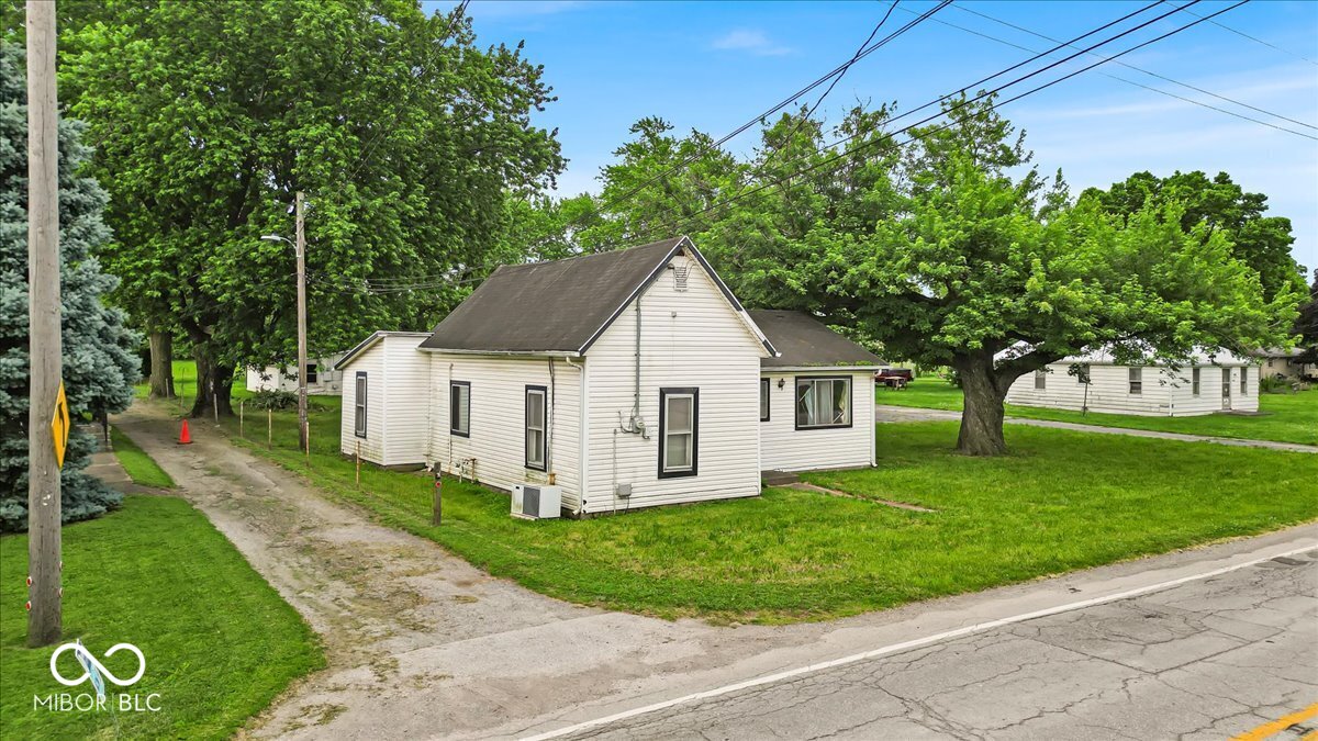 5221 South Harding Street Indianapolis, IN 46217 - Photo 2 of 44