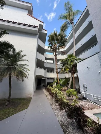 $2,300 | 8255 Southwest 152nd Avenue, Unit E411, Miami, FL 33193