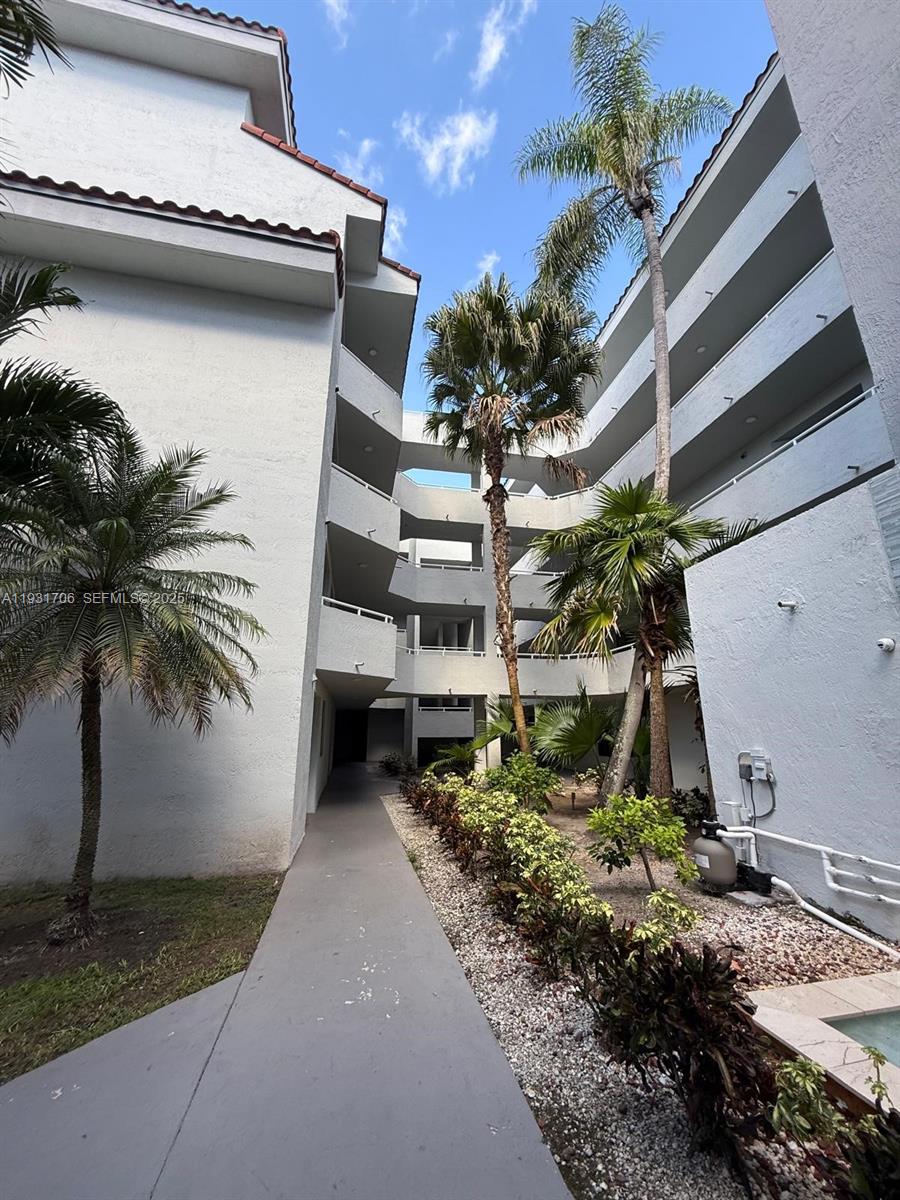 8255 Southwest 152nd Avenue, Unit E411 Miami, FL 33193 - Photo 4 of 20