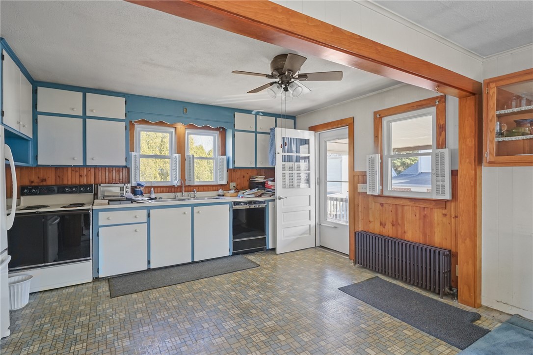 3 Columbus Avenue Westerly, RI 02891 - Photo 8 of 27