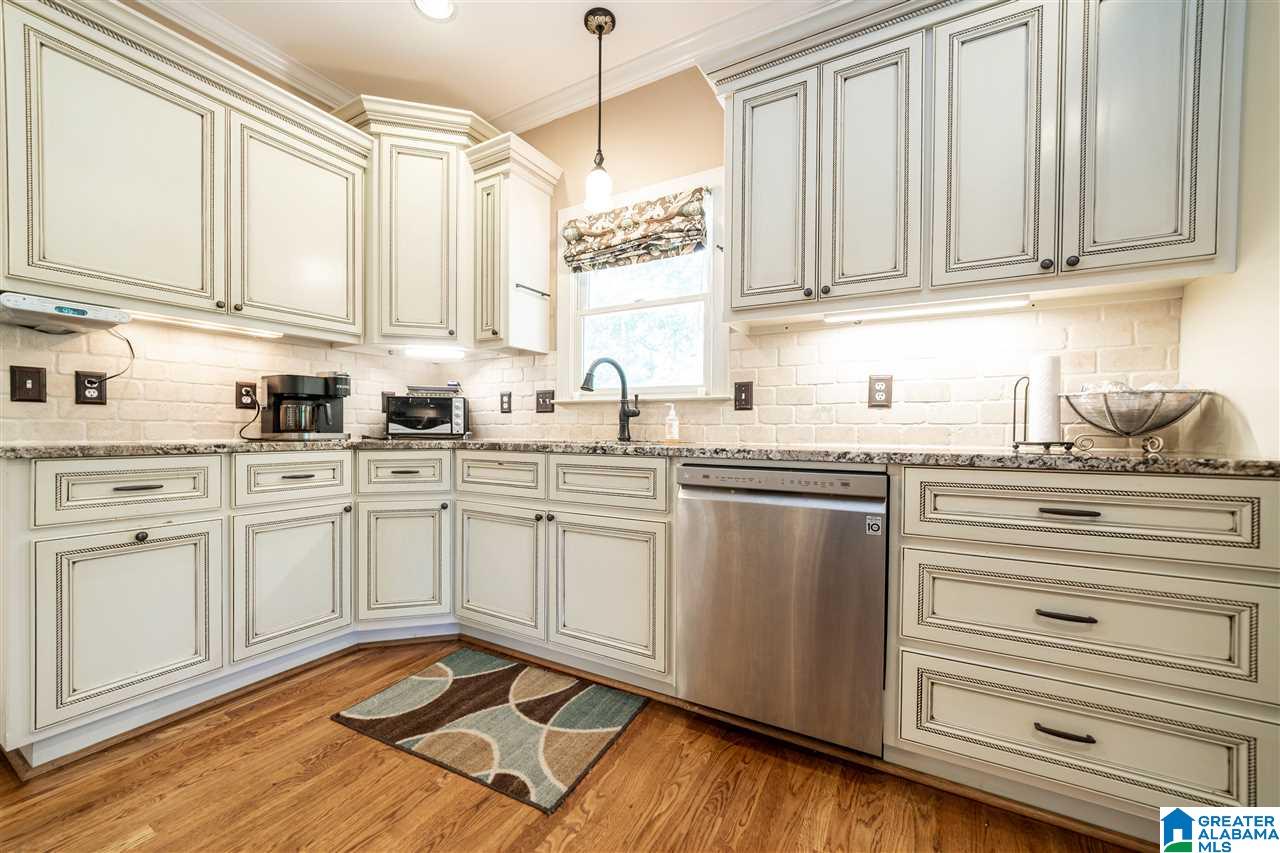 464 Russet Hl Road Birmingham, AL 35244 - Photo 8 of 36
