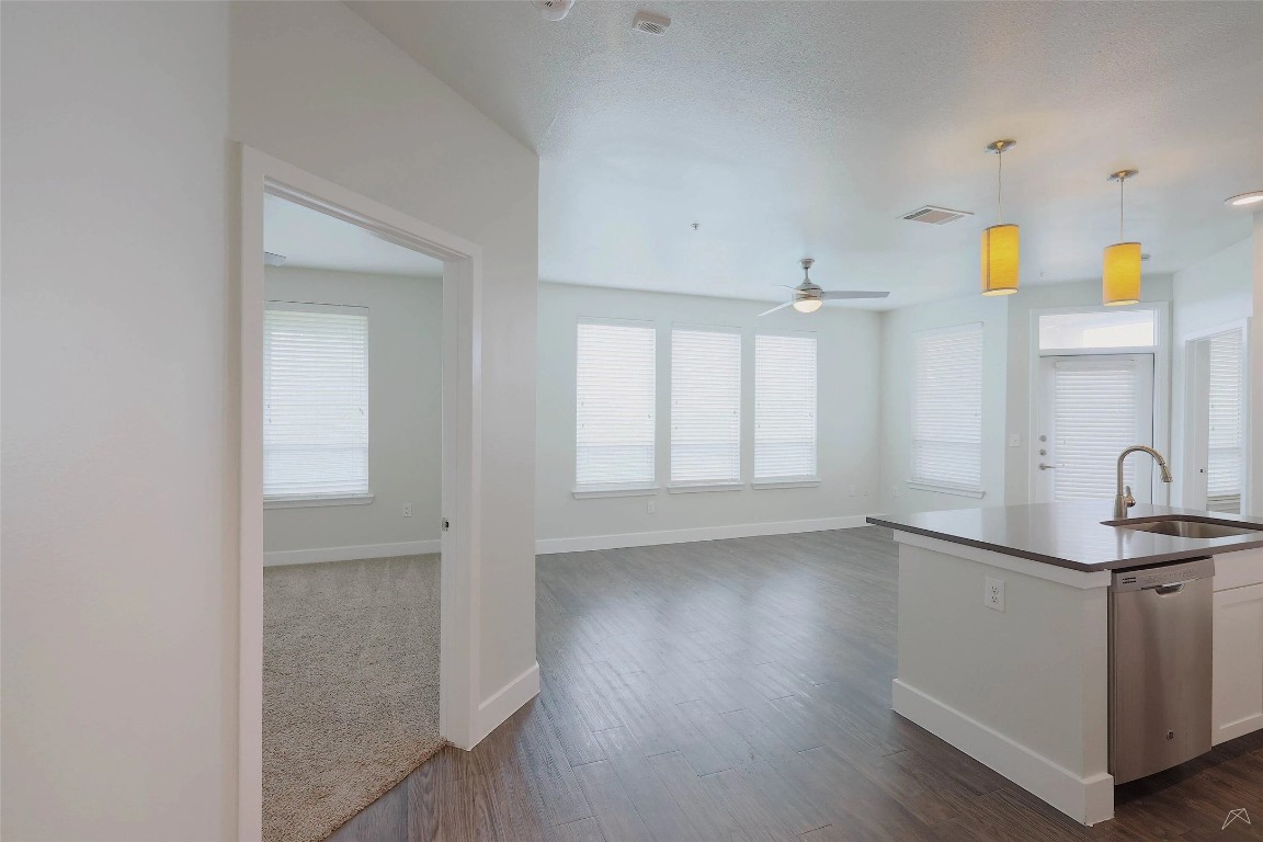 4800 Steiner Ranch Boulevard, Unit 3202 Austin, TX 78732 - Photo 13 of 32 Up to 8 weeks free rent plus reduced deposits!