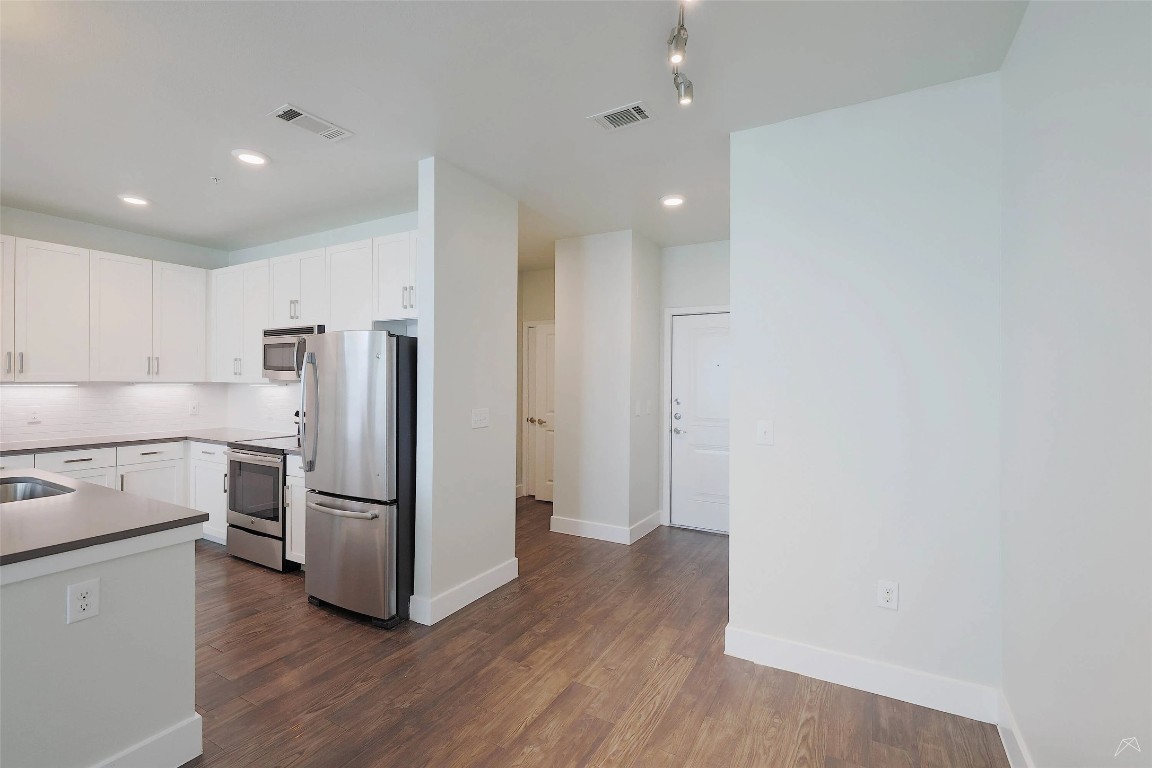 4800 Steiner Ranch Boulevard, Unit 3202 Austin, TX 78732 - Photo 14 of 32 Up to 8 weeks free rent plus reduced deposits!