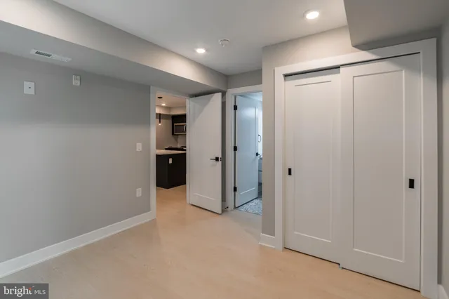 a view of empty room with an empty space