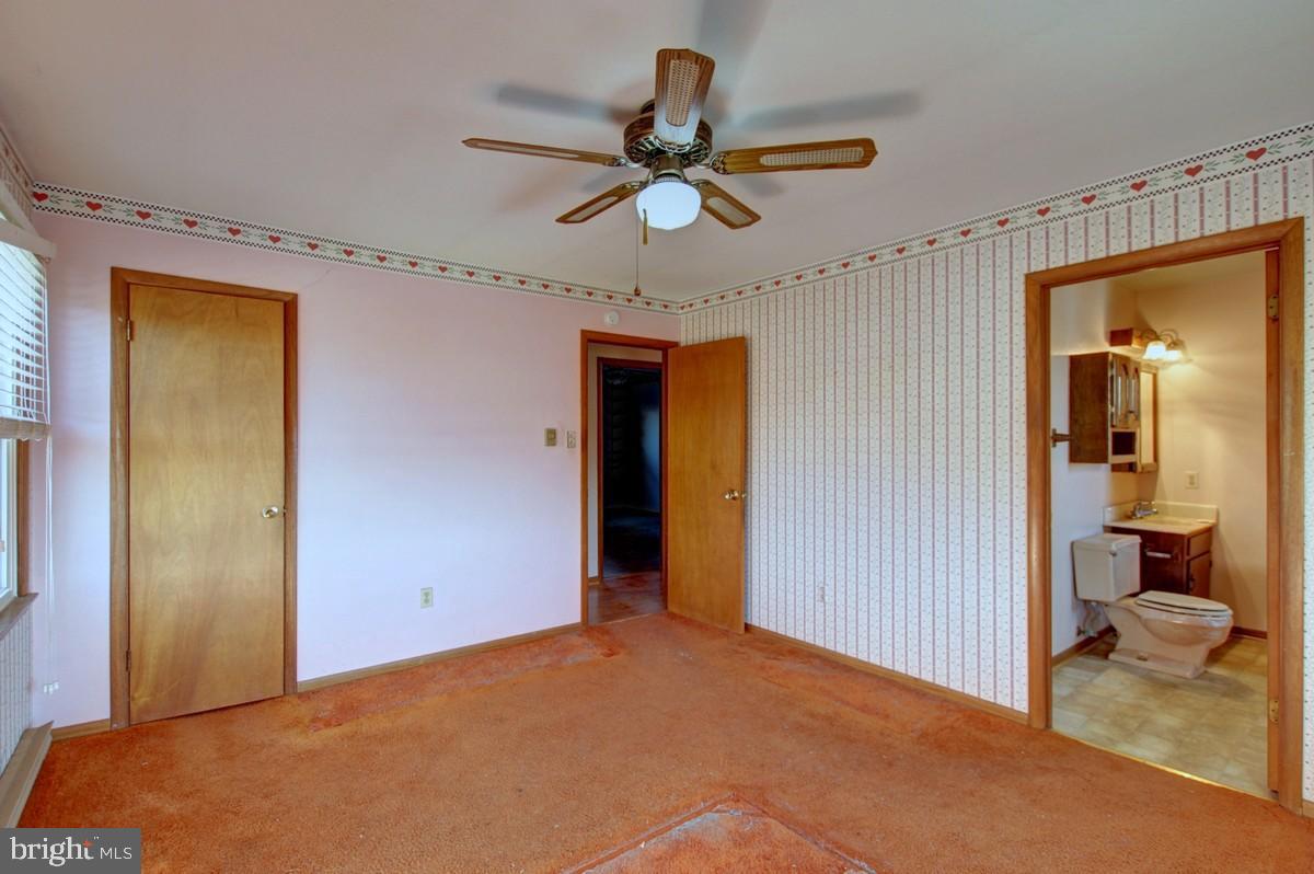 16460 Old Frederick Road Mount Airy, MD 21771 - Photo 14 of 25 Master bedroom