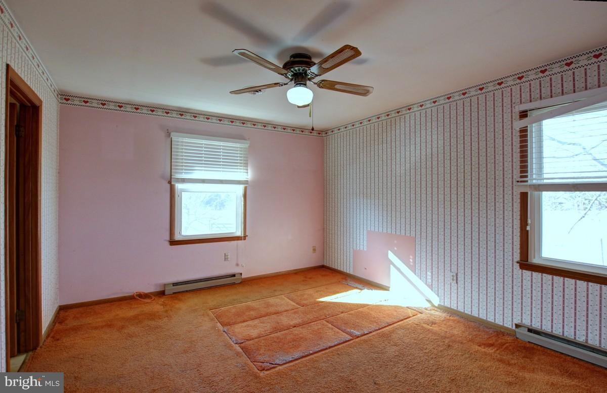 16460 Old Frederick Road Mount Airy, MD 21771 - Photo 15 of 25 Master bedroom