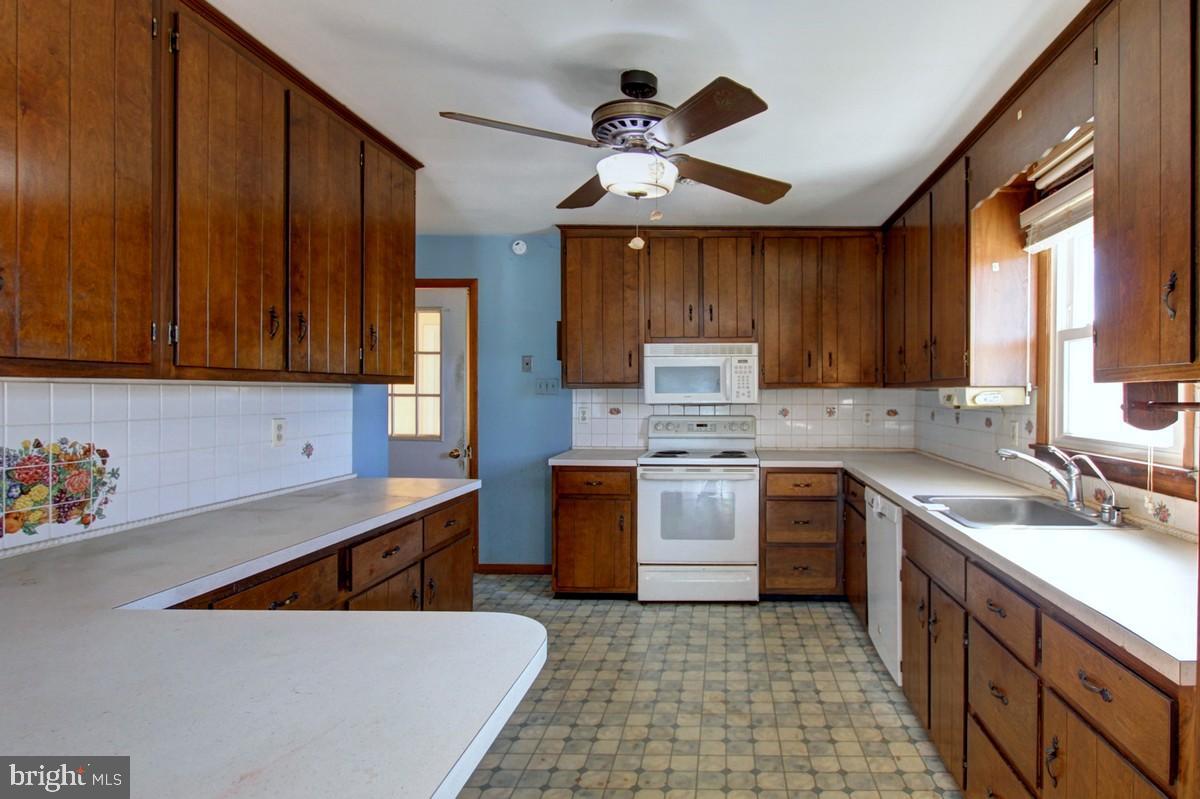 16460 Old Frederick Road Mount Airy, MD 21771 - Photo 8 of 25 Kitchen