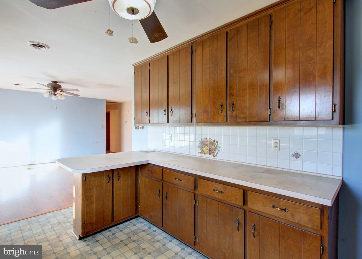16460 Old Frederick Road Mount Airy, MD 21771 - Photo 10 of 25 Kitchen