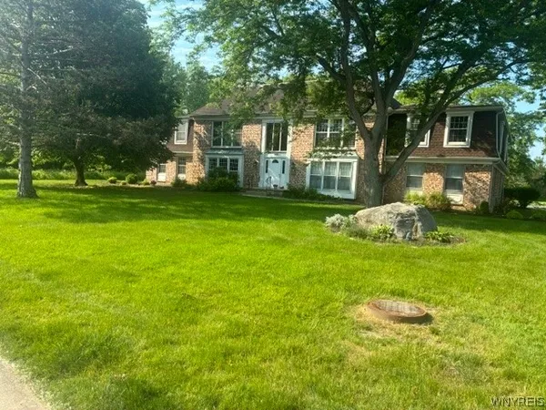 $189,900 | 100 Carriage Drive, Unit 7, Orchard Park, NY 14127