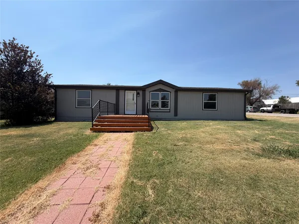 $160,000 | 703 Bowlus Street, Jetmore, KS 67854