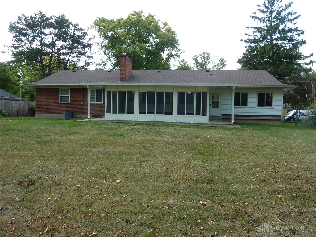 729 Brookfield Road Kettering, OH 45429 - Photo 2 of 30 Rear of home and Florida room