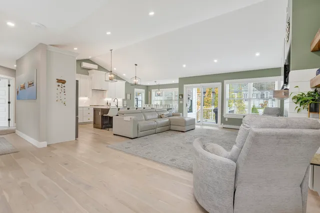 $1,099,000 | 16 Winn Way, Scarborough, ME 04074