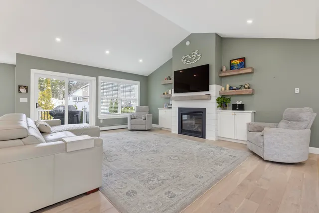 $1,099,000 | 16 Winn Way, Scarborough, ME 04074