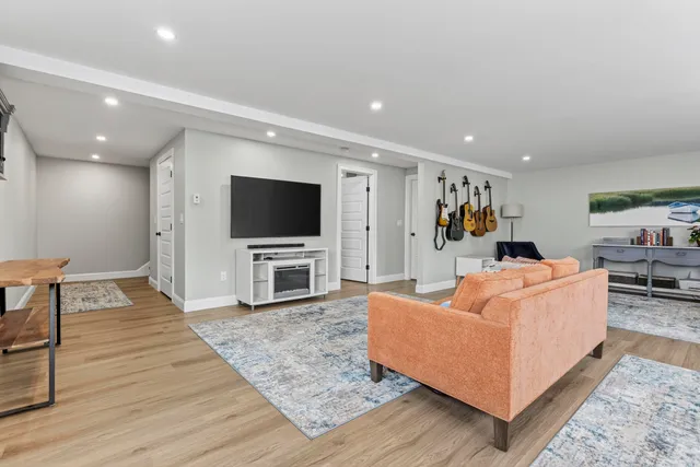 $1,099,000 | 16 Winn Way, Scarborough, ME 04074