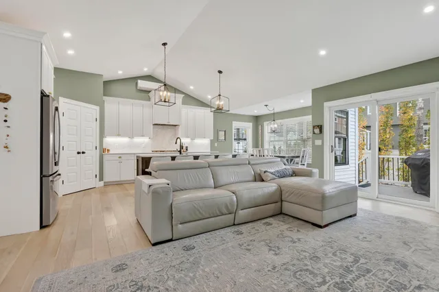 $1,099,000 | 16 Winn Way, Scarborough, ME 04074