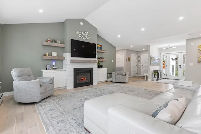 $1,099,000 | 16 Winn Way, Scarborough, ME 04074