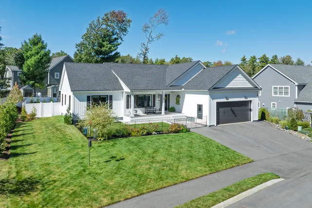 $1,099,000 | 16 Winn Way, Scarborough, ME 04074