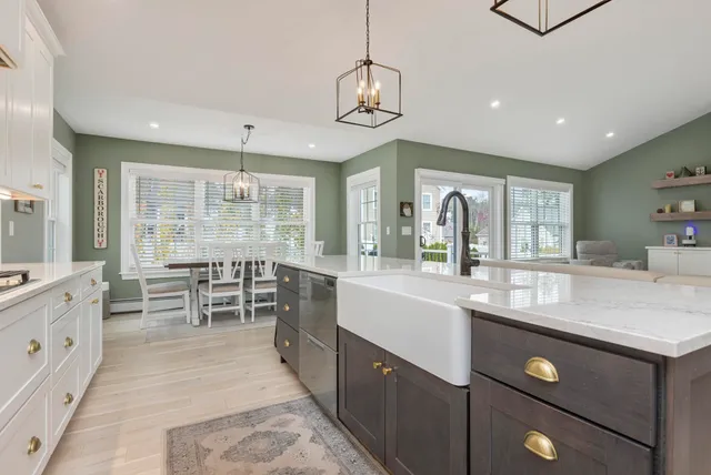 $1,099,000 | 16 Winn Way, Scarborough, ME 04074