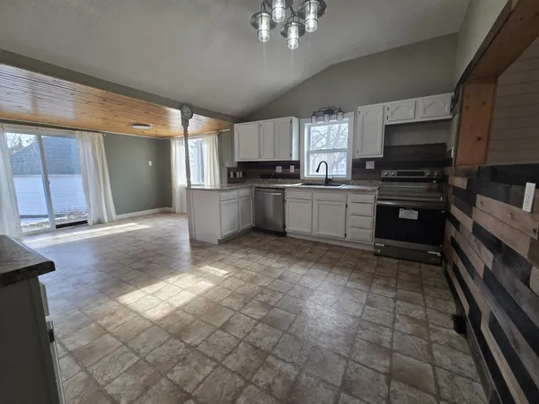 $275,000 | 47390 210th Street, Morris, MN 56267