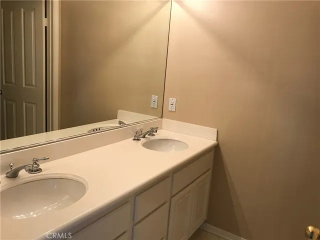 $5,000 | 36 Del Ventura, Irvine, CA 92606