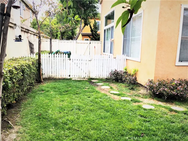 $5,000 | 36 Del Ventura, Irvine, CA 92606