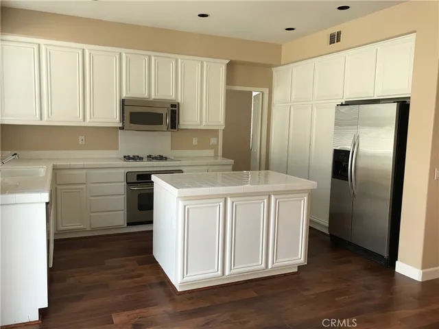 $5,000 | 36 Del Ventura, Irvine, CA 92606