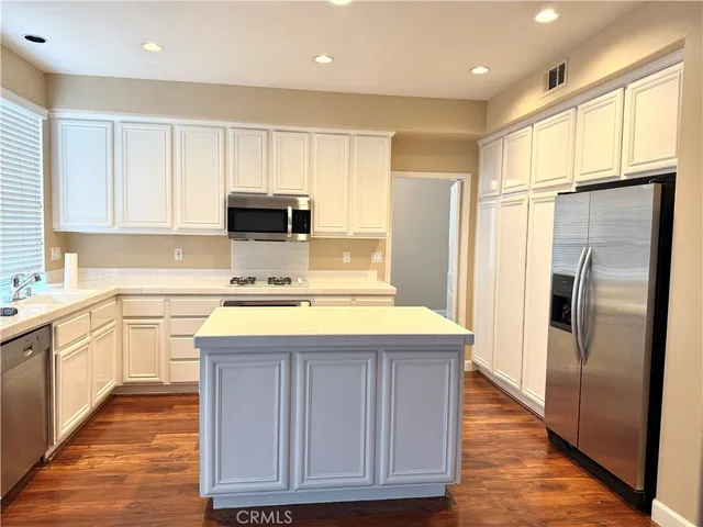 $5,000 | 36 Del Ventura, Irvine, CA 92606