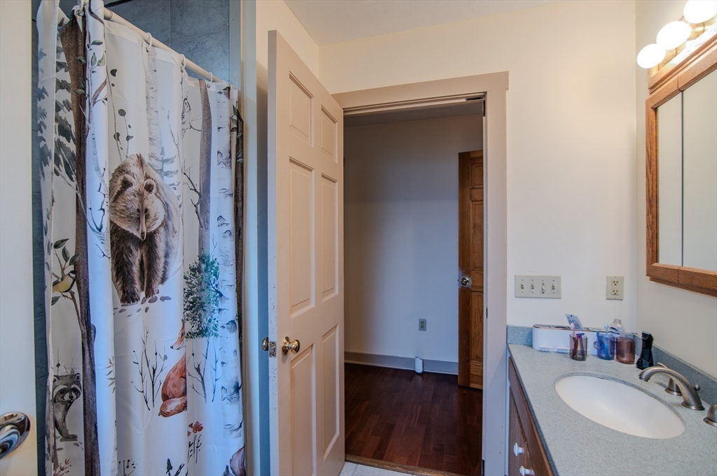 919 Chase Road Lunenburg, MA 01462 - Photo 15 of 32