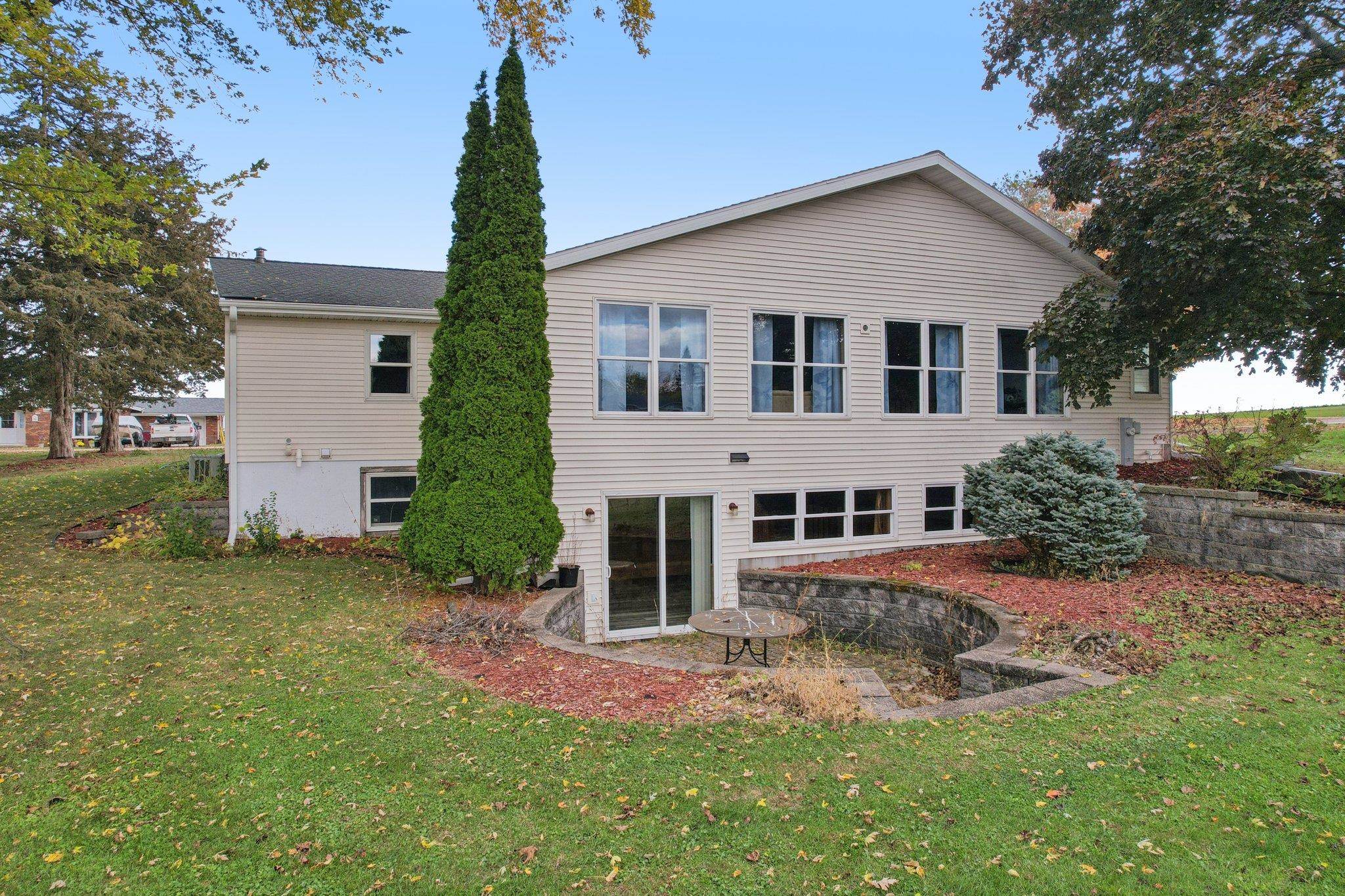 7108 Meier Road Middleton, WI 53562 - Photo 3 of 56