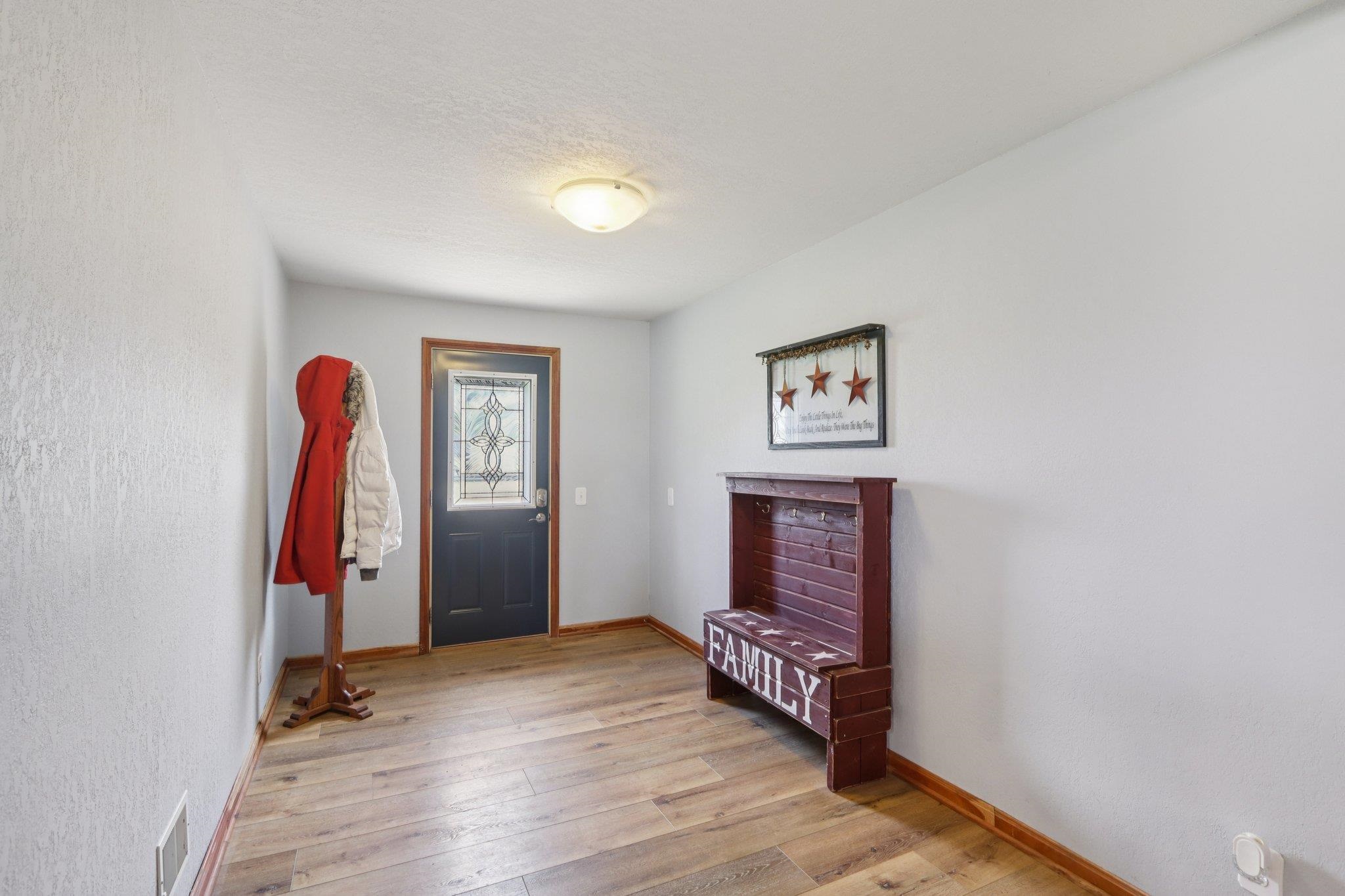 7108 Meier Road Middleton, WI 53562 - Photo 5 of 56