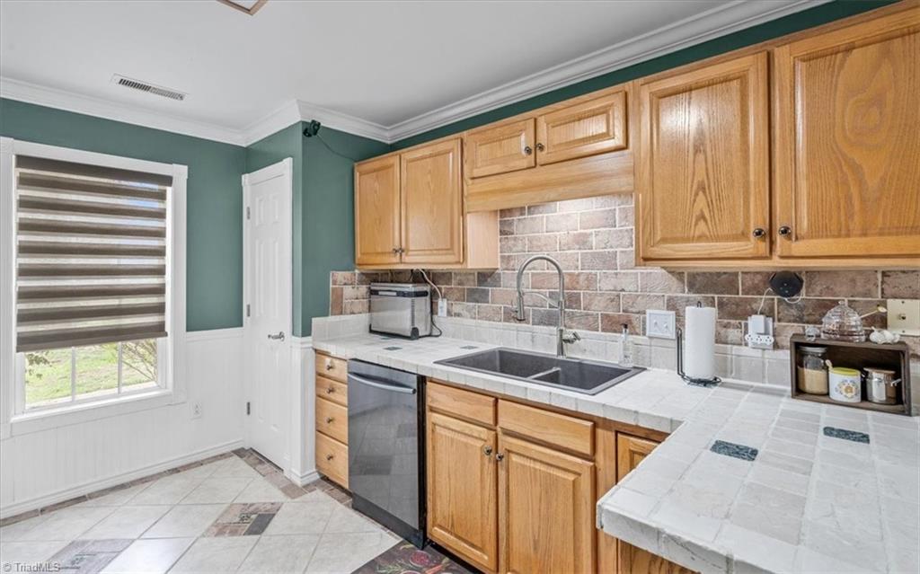 6024 Old Plank Road High Point, NC 27265 - Photo 12 of 37